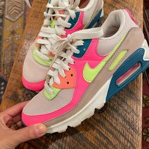 Neon Nike Air Max